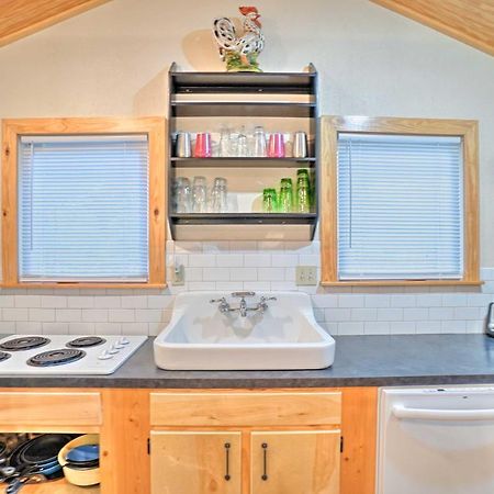 Charming Hilltop Cottage In Medicine Park! Extérieur photo