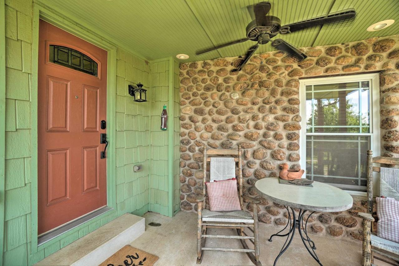 Charming Hilltop Cottage In Medicine Park! Extérieur photo